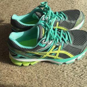 Like New ASICS GT-1000